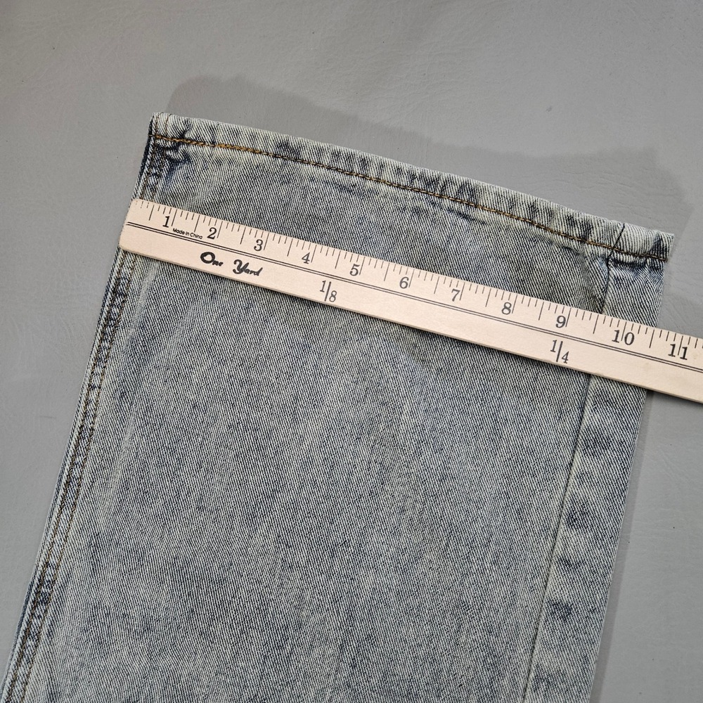 Fashion Nova Tall Artesia Tinted Baggy Jeans Light Wash Size 3 TALL - Picture 7 of 9